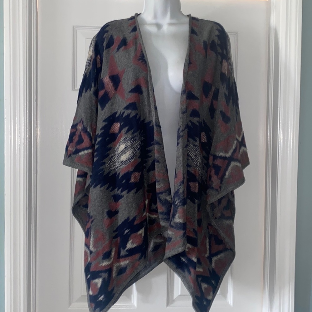 NWT Open poncho with butterfly sleeve OS Lucky
